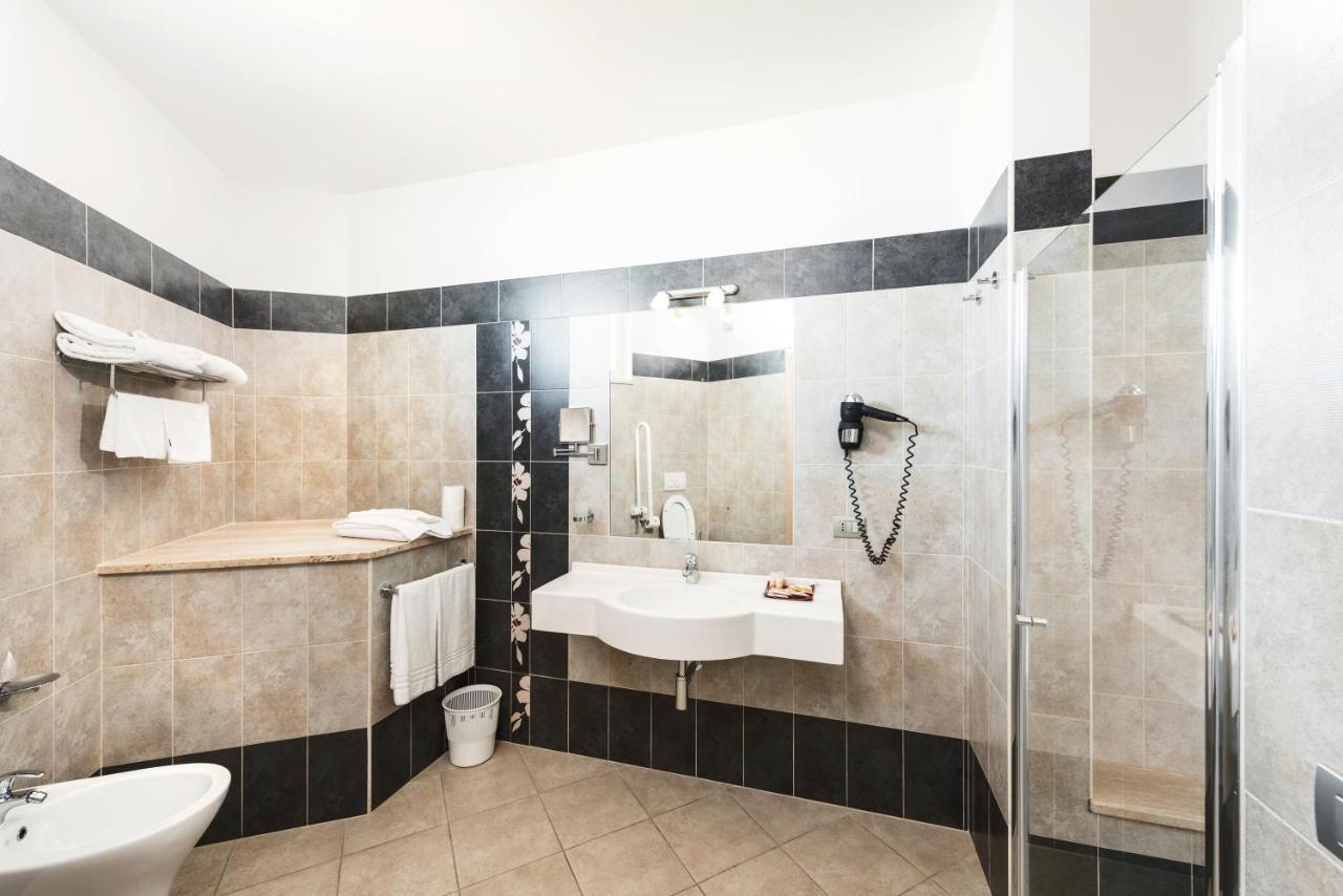 Hotel Fenix San Benedetto del Tronto Bilik gambar