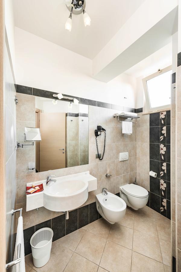 Hotel Fenix San Benedetto del Tronto Luaran gambar
